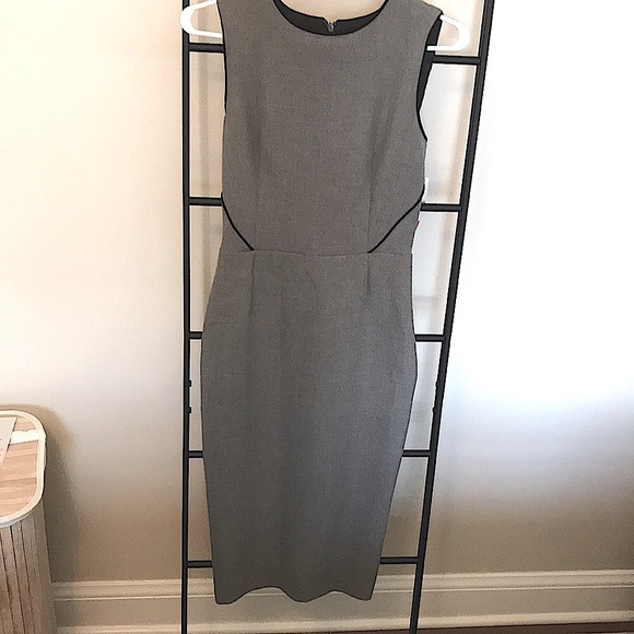 2 for 1 Zara Dresses! 💄 - Picture 7 of 15